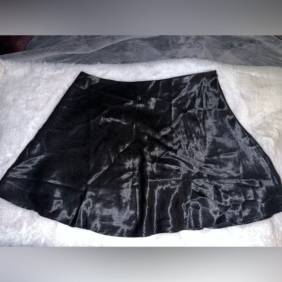 4/$10 Bundle Sale: EUC Fashion Nova Don’t Waste My Time Mini Skirt - Picture 4 of 6